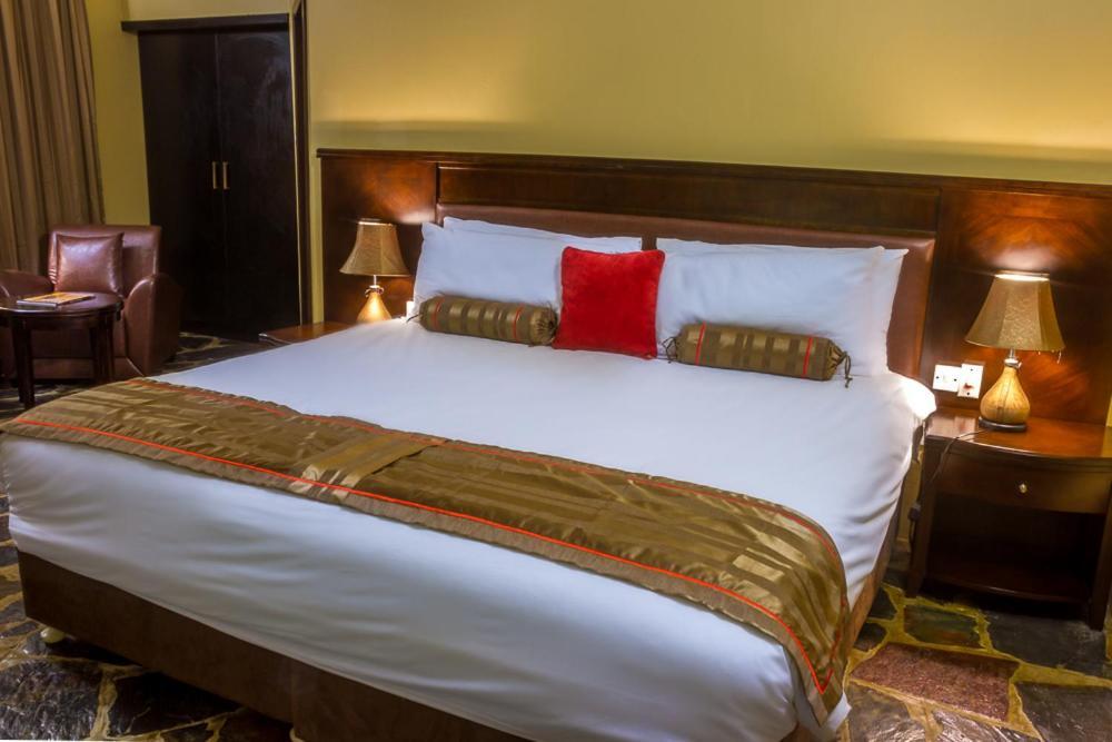 Big Valley Game Lodge Lobatse Esterno foto